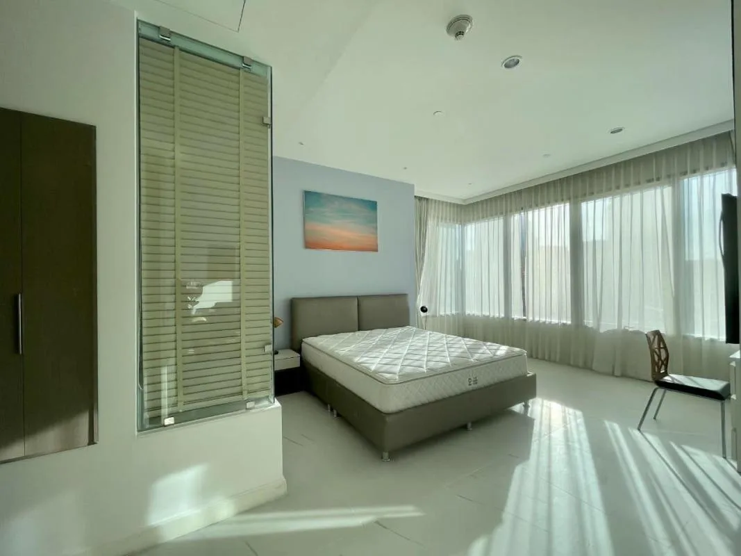 185 Rajadamri — photo 10