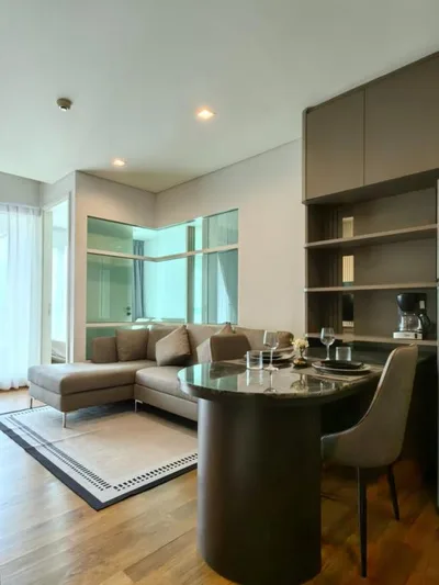 Ivy Thonglor