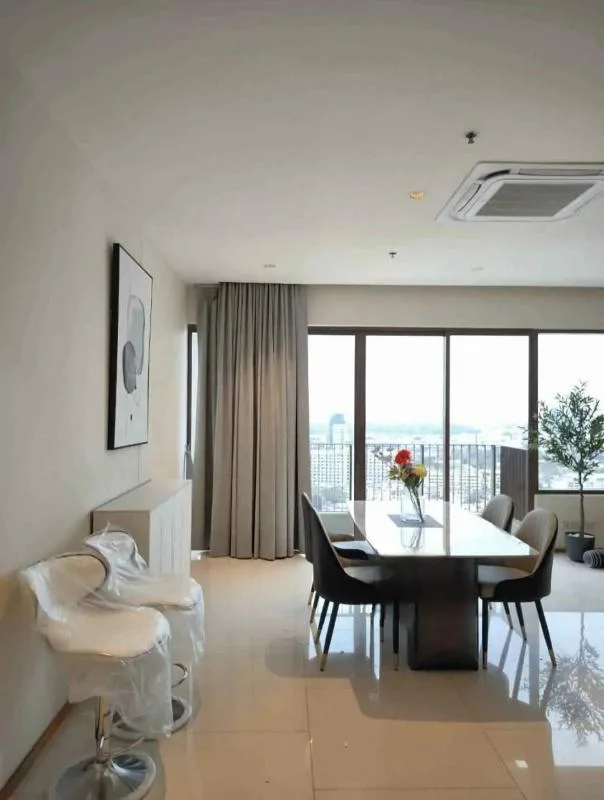 The Emporio Place — photo 1