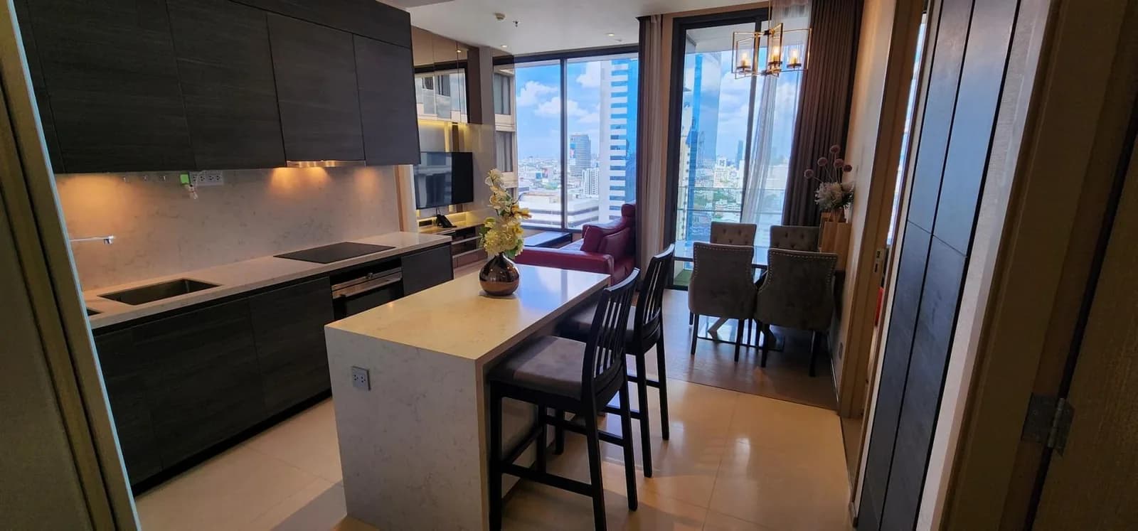 The Esse Asoke — photo 1