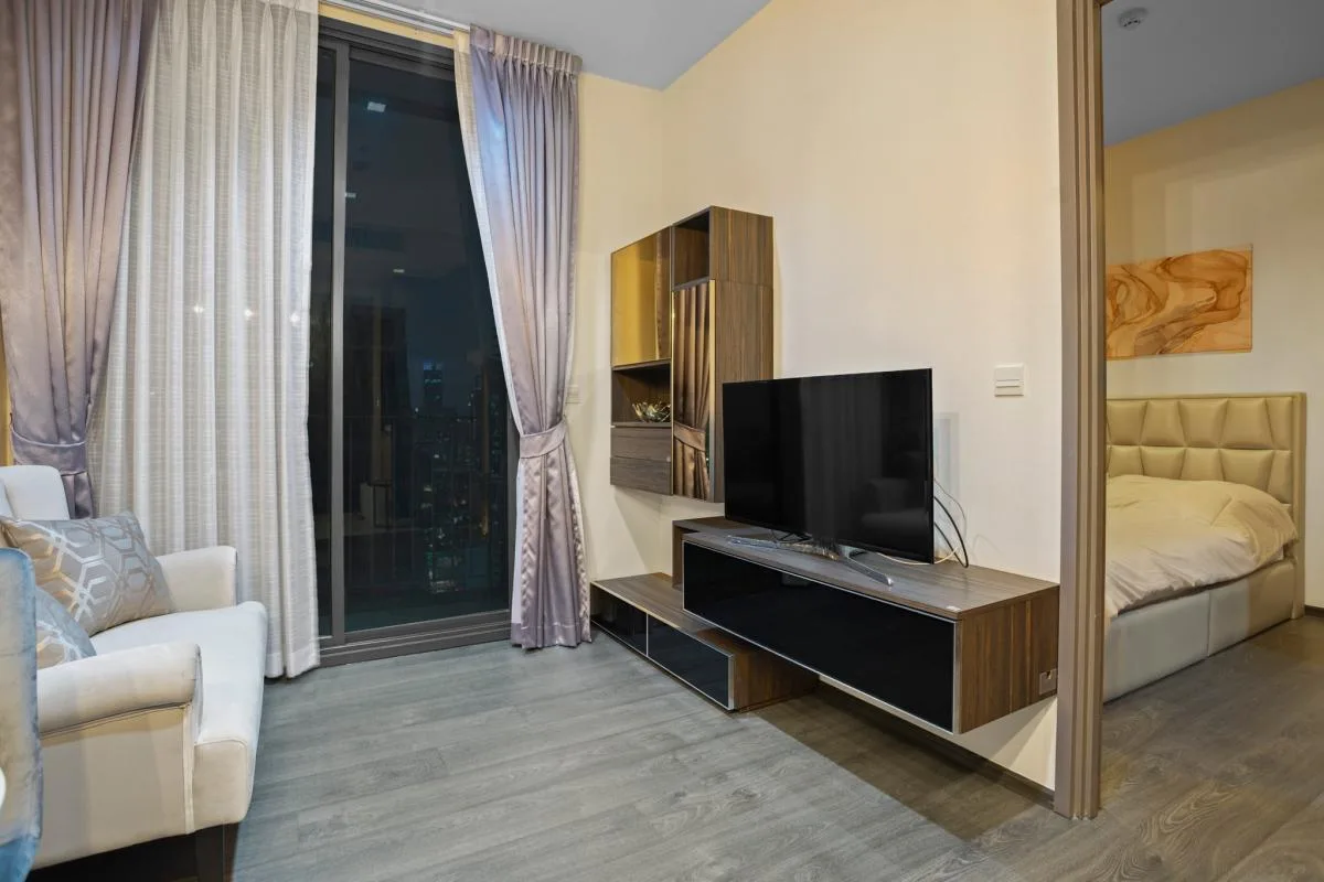 Edge Sukhumvit 23 — photo 2