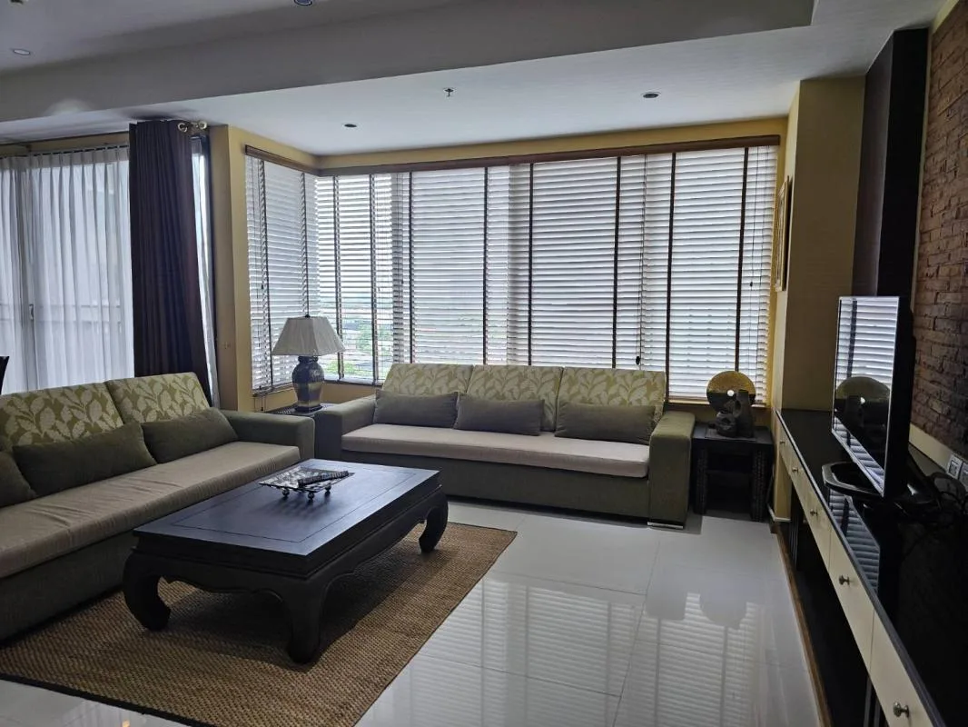 The Emporio Place — photo 1