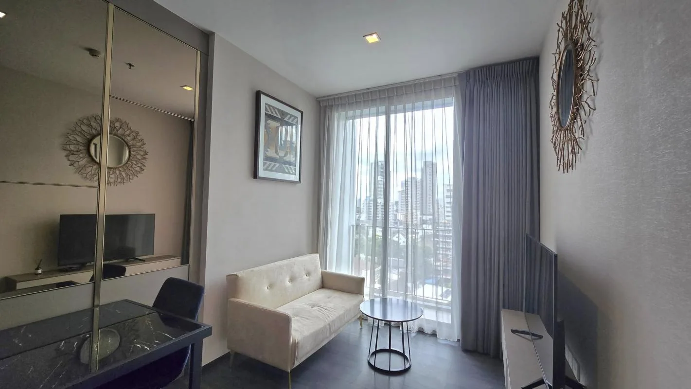 Edge Sukhumvit 23 — photo 2