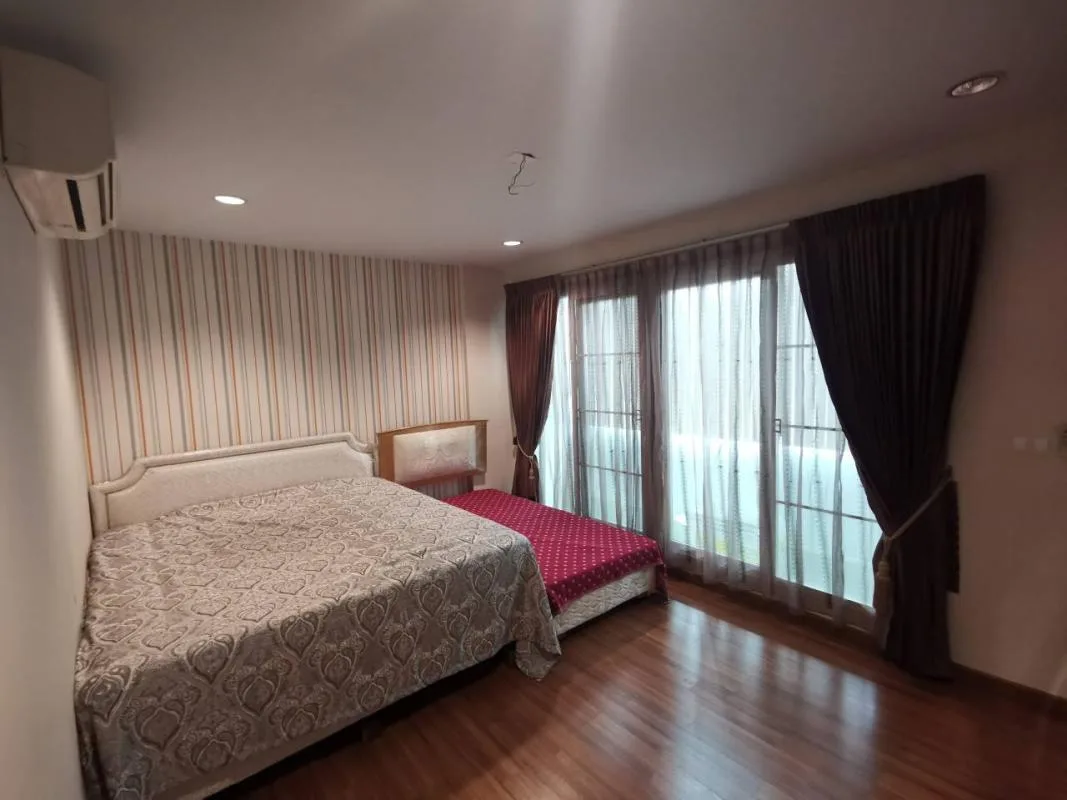 Townhome — photo 11