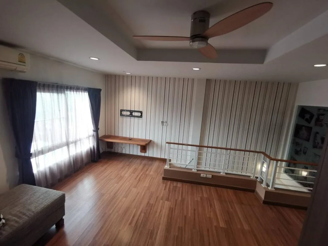 Townhome — photo 14