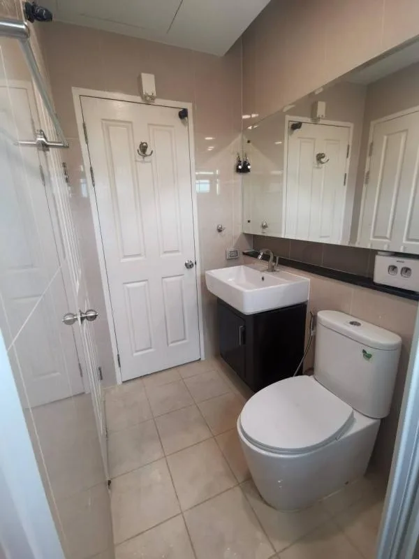 Townhome — photo 16