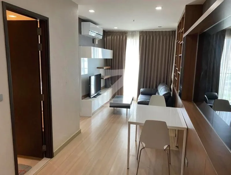 Sky Walk Condominium — photo 1