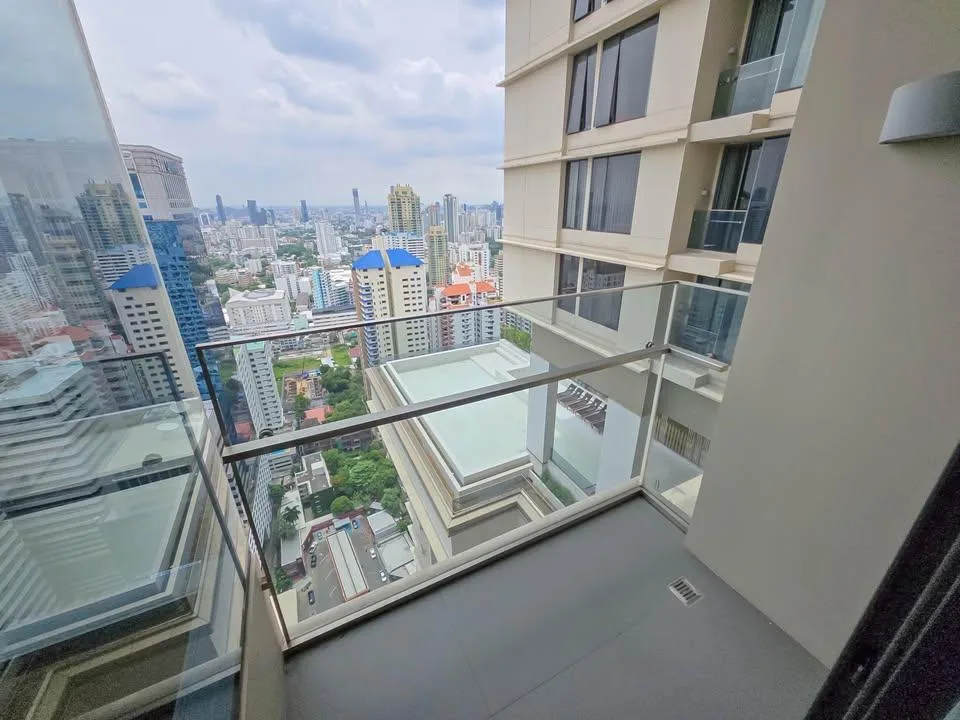 The Esse Asoke — photo 16