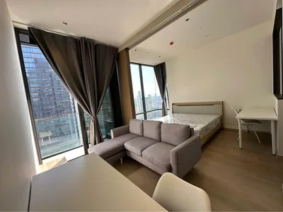 Ashton Silom