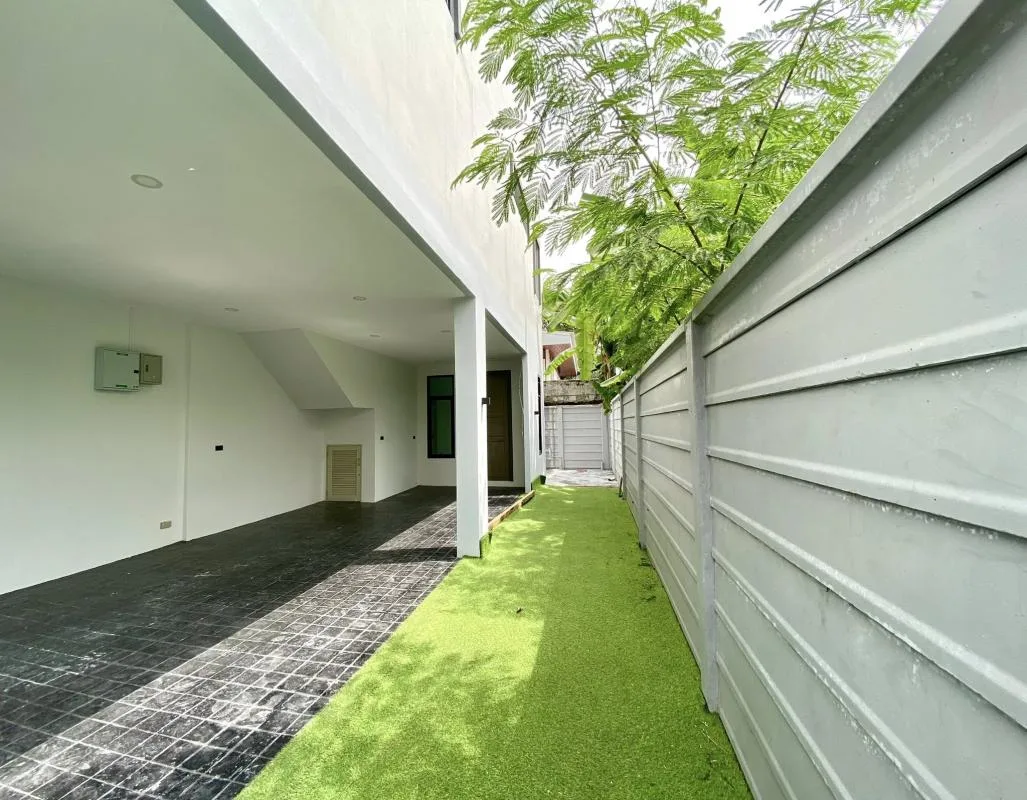 Townhome — photo 11