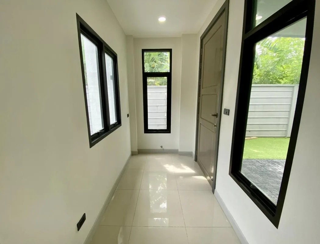 Townhome — photo 3