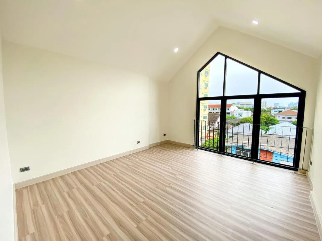 Townhome — photo 6