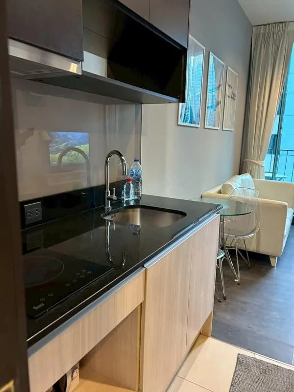 Edge Sukhumvit 23 — photo 4