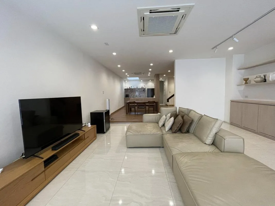 Townhome — photo 1