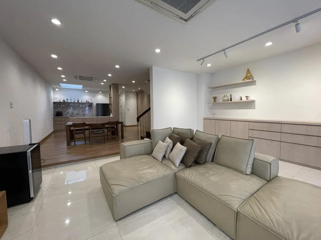 Townhome — photo 2