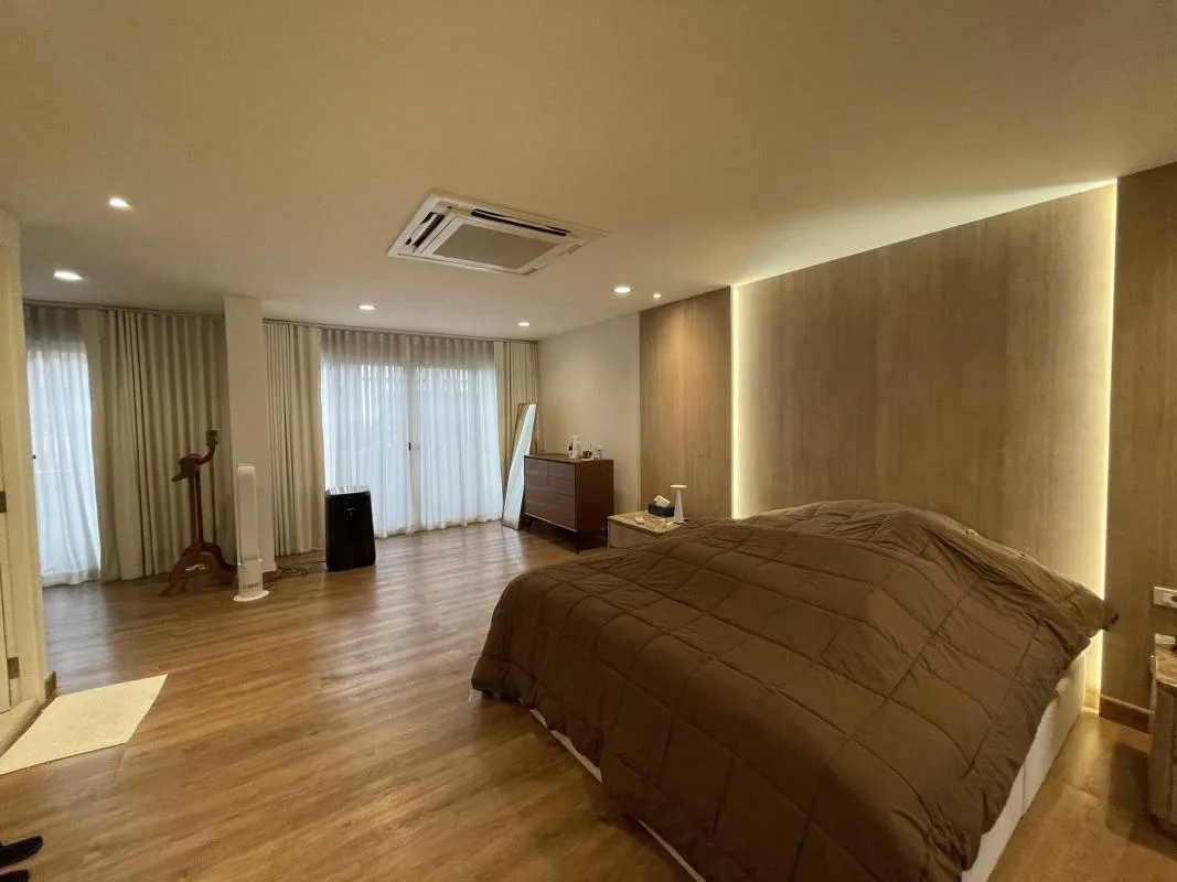 Townhome — photo 16