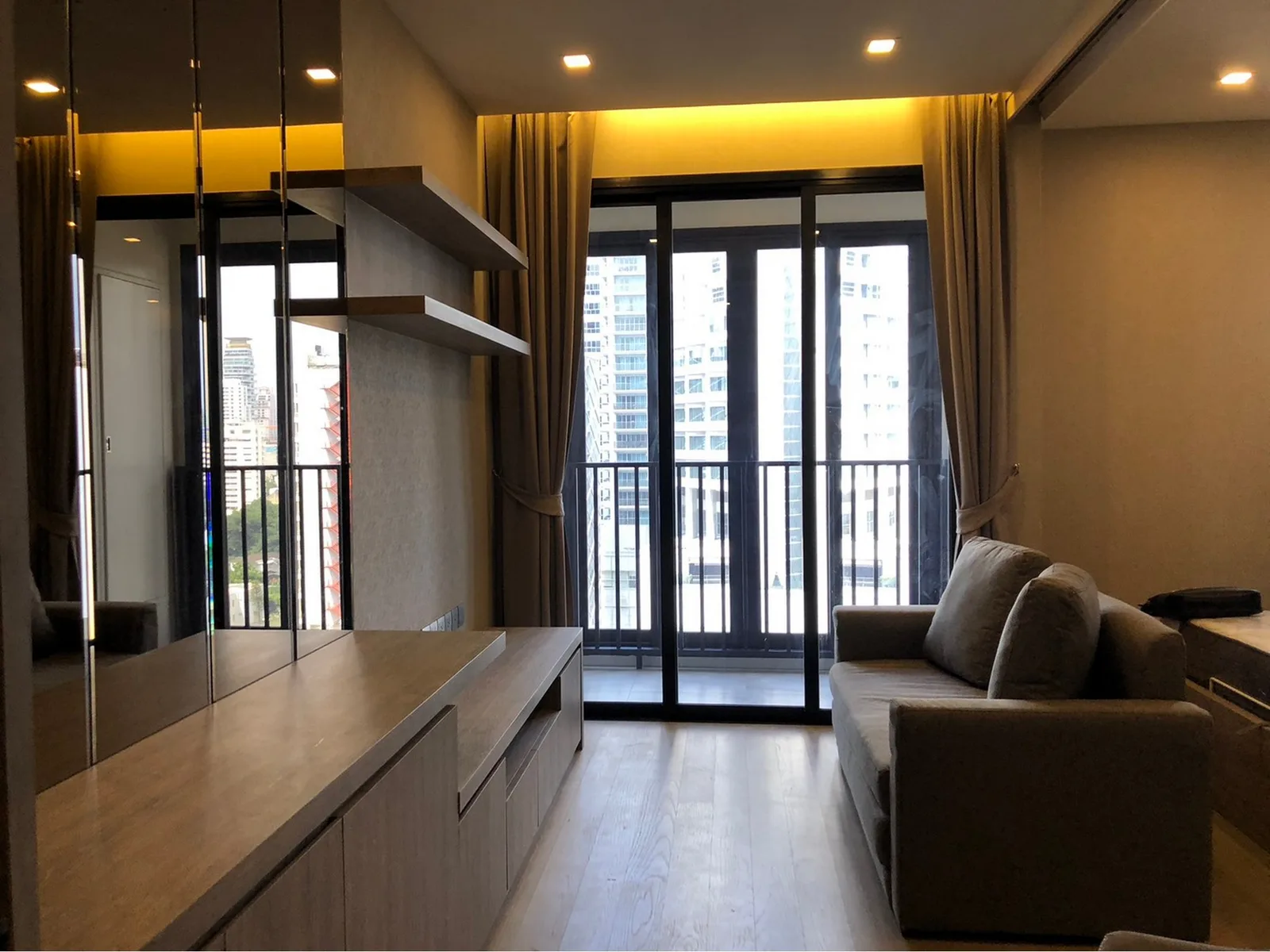 Ashton Asoke — photo 6