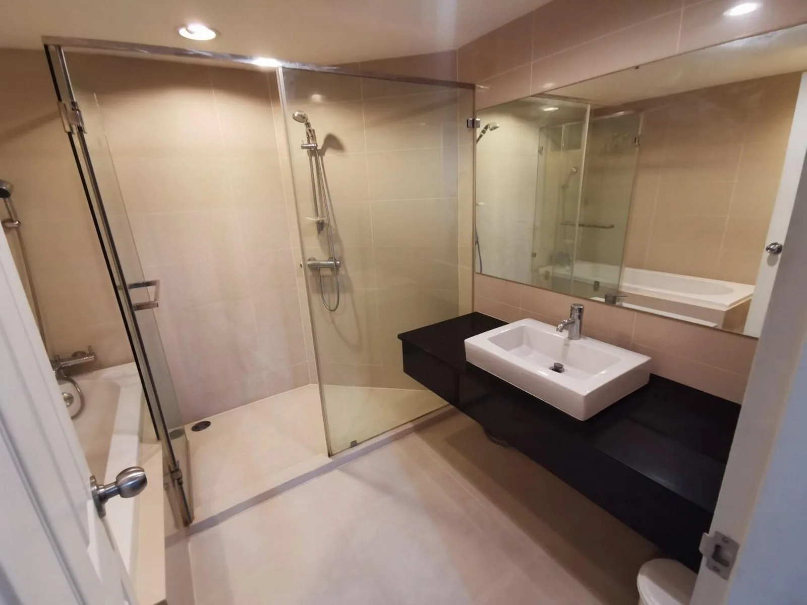 Belle Grand Rama 9 — photo 13