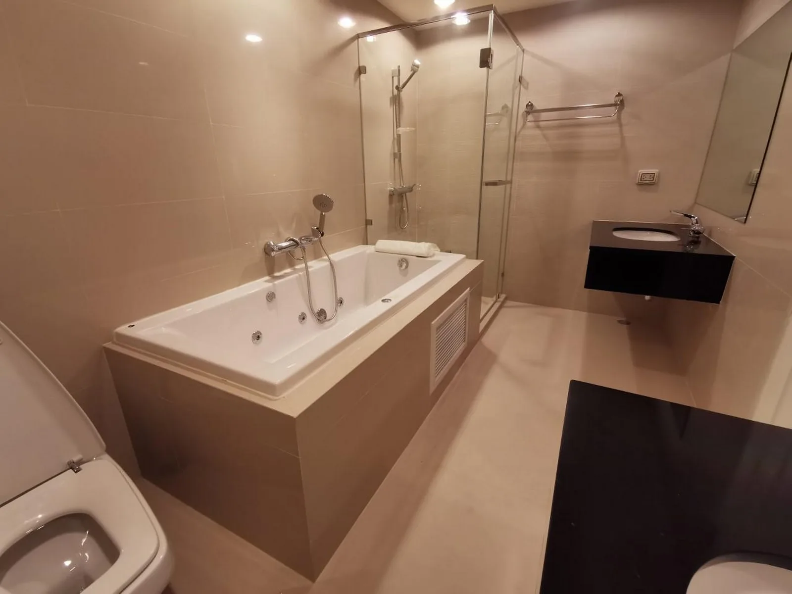 Belle Grand Rama 9 — photo 11