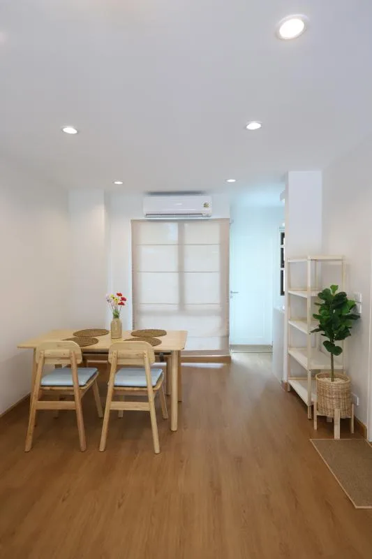 Townhome — photo 2