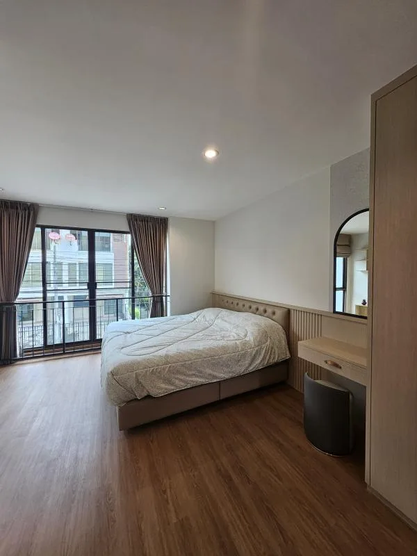 Townhome — photo 10