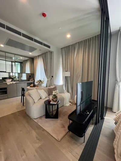 The Crest Park Residences
