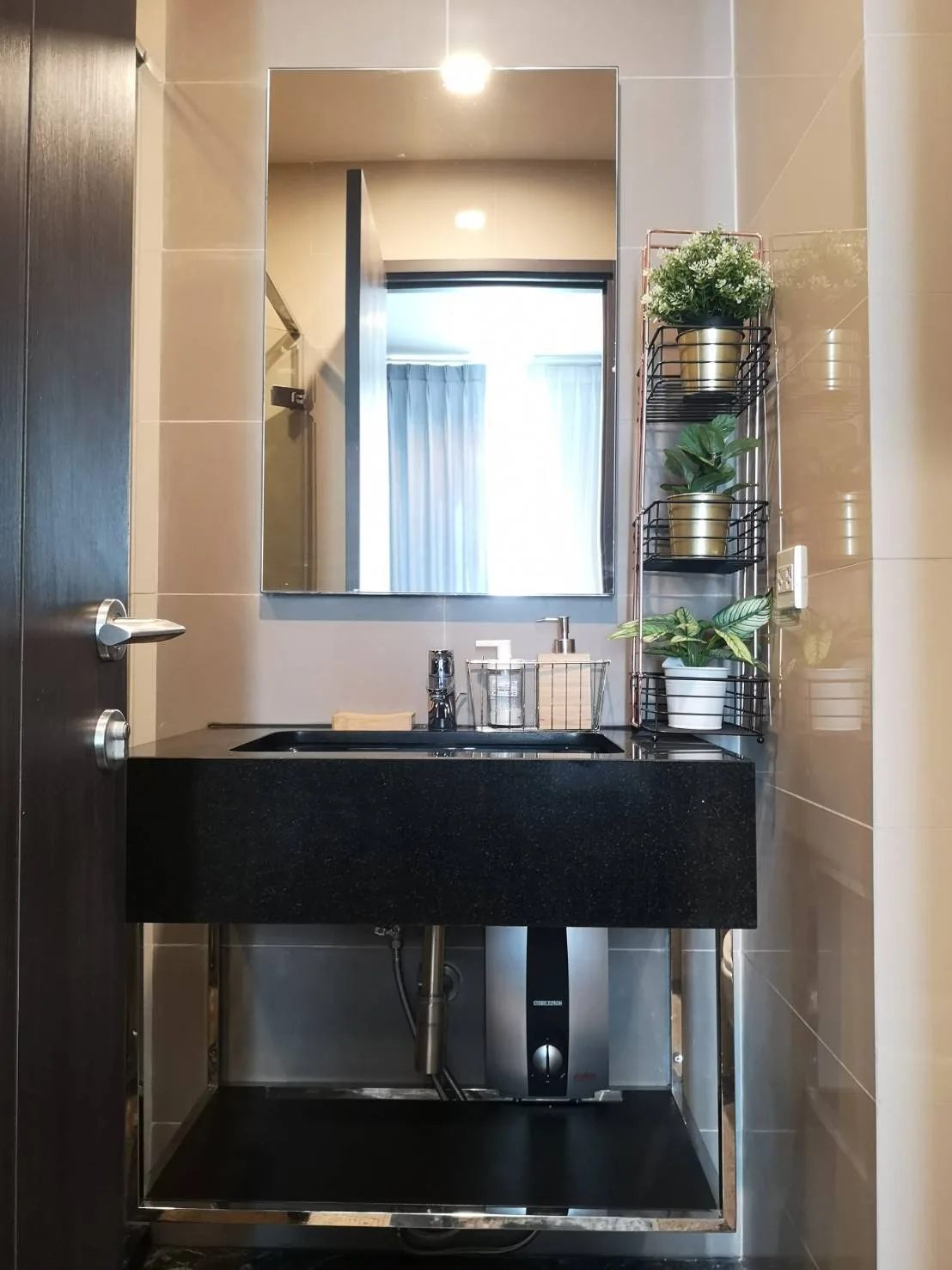 Edge Sukhumvit 23 — photo 10