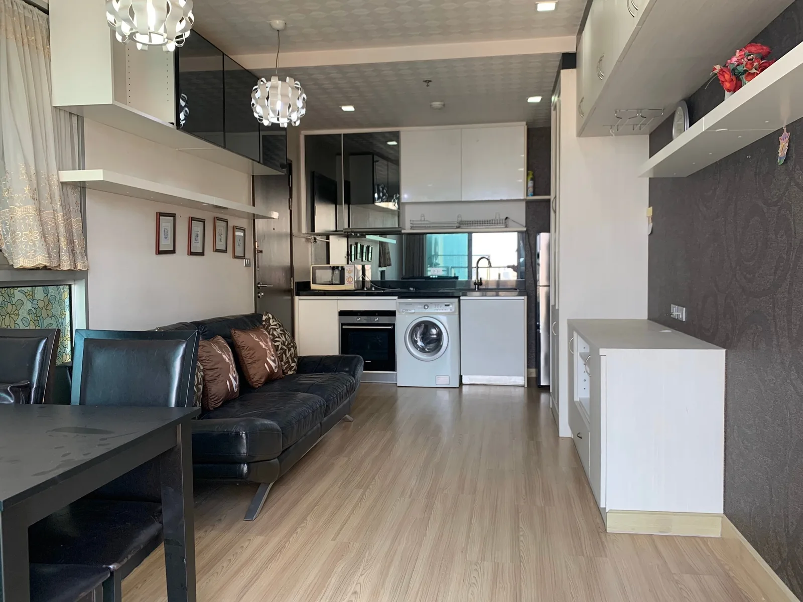 Sky Walk Condominium — photo 1