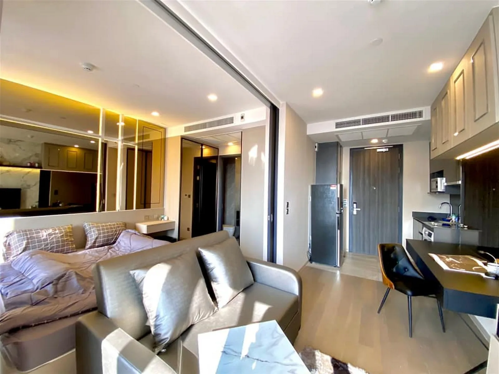 Ashton Asoke — photo 2