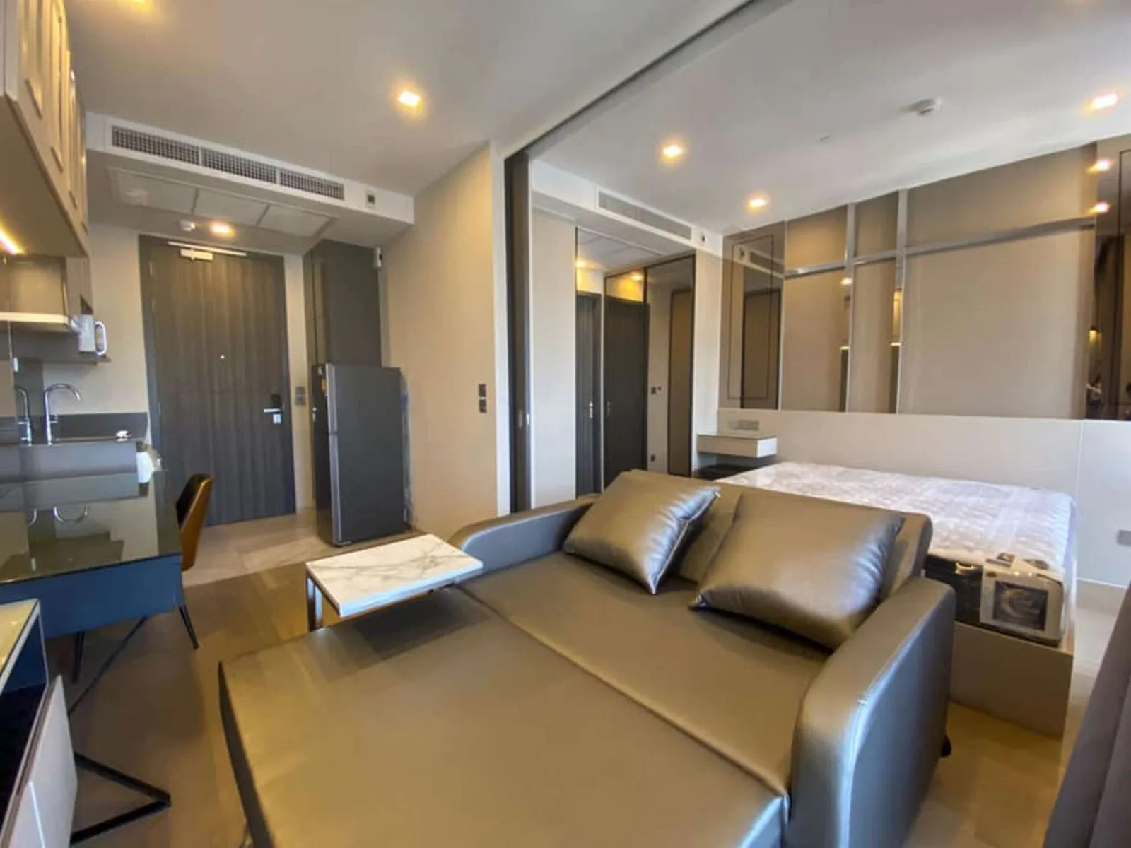 Ashton Asoke — photo 5