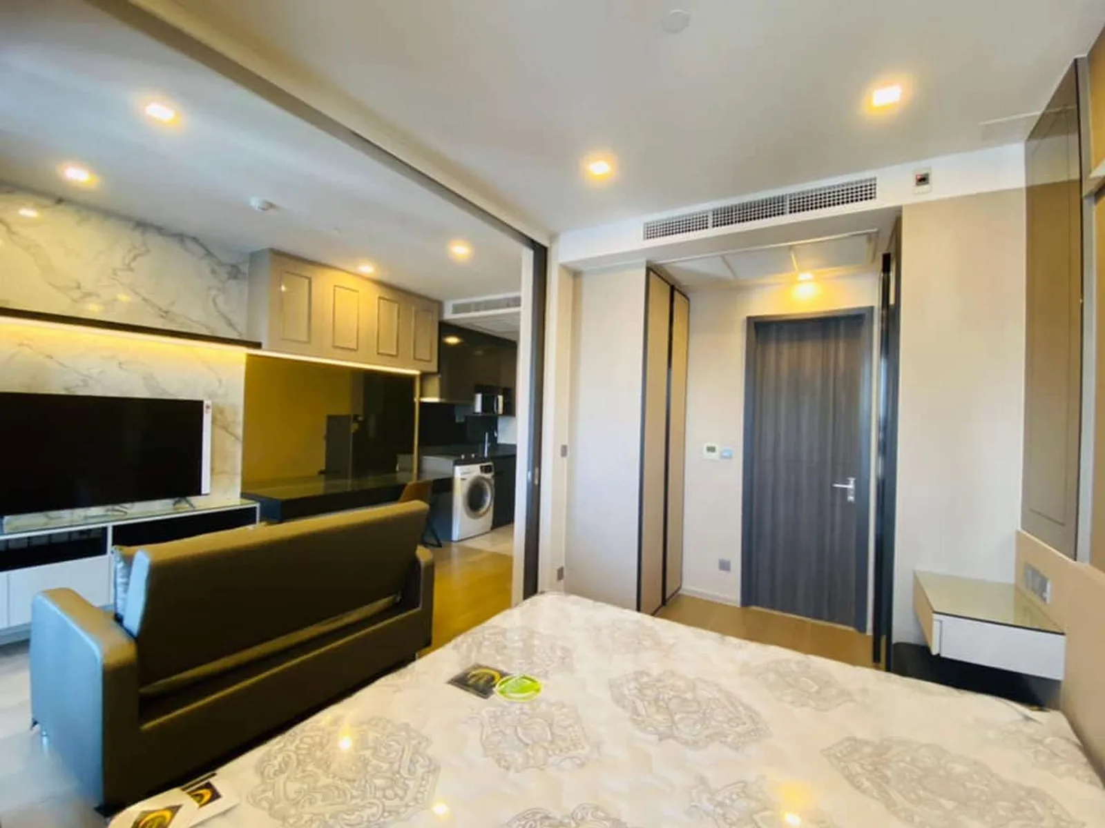 Ashton Asoke — photo 6