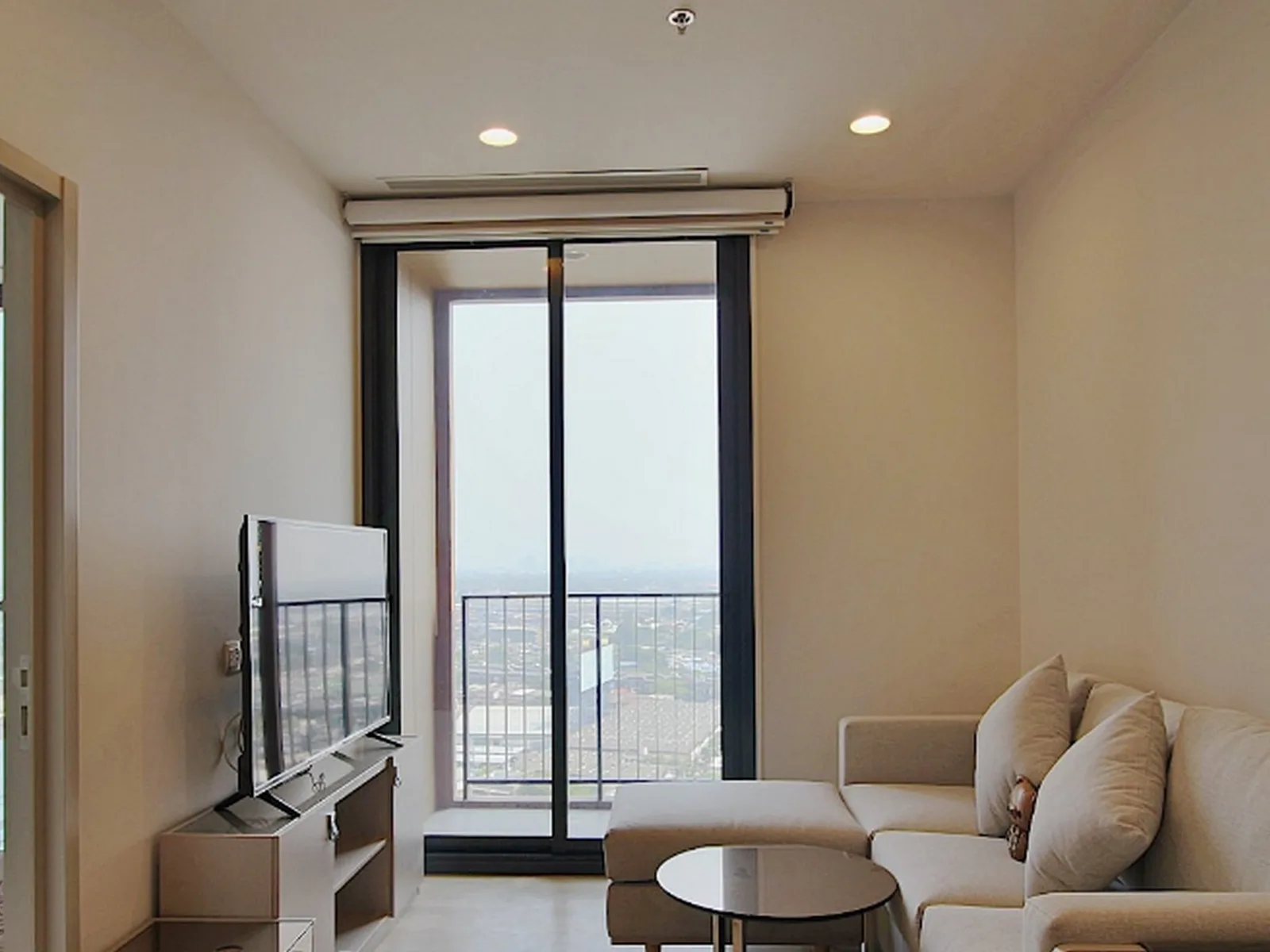 OKA HAUS Sukhumvit 36 — photo 1
