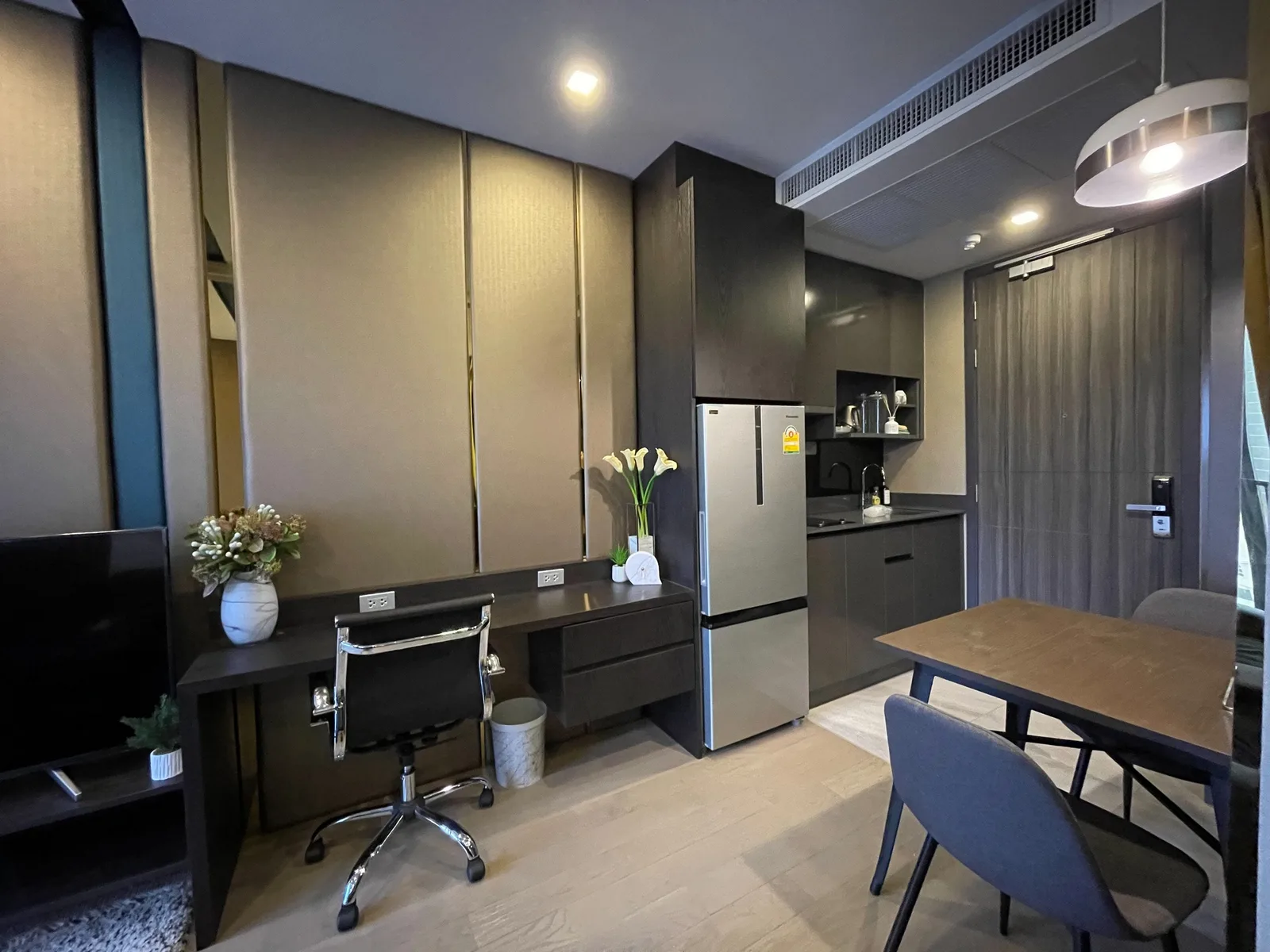 Ashton Asoke — photo 2