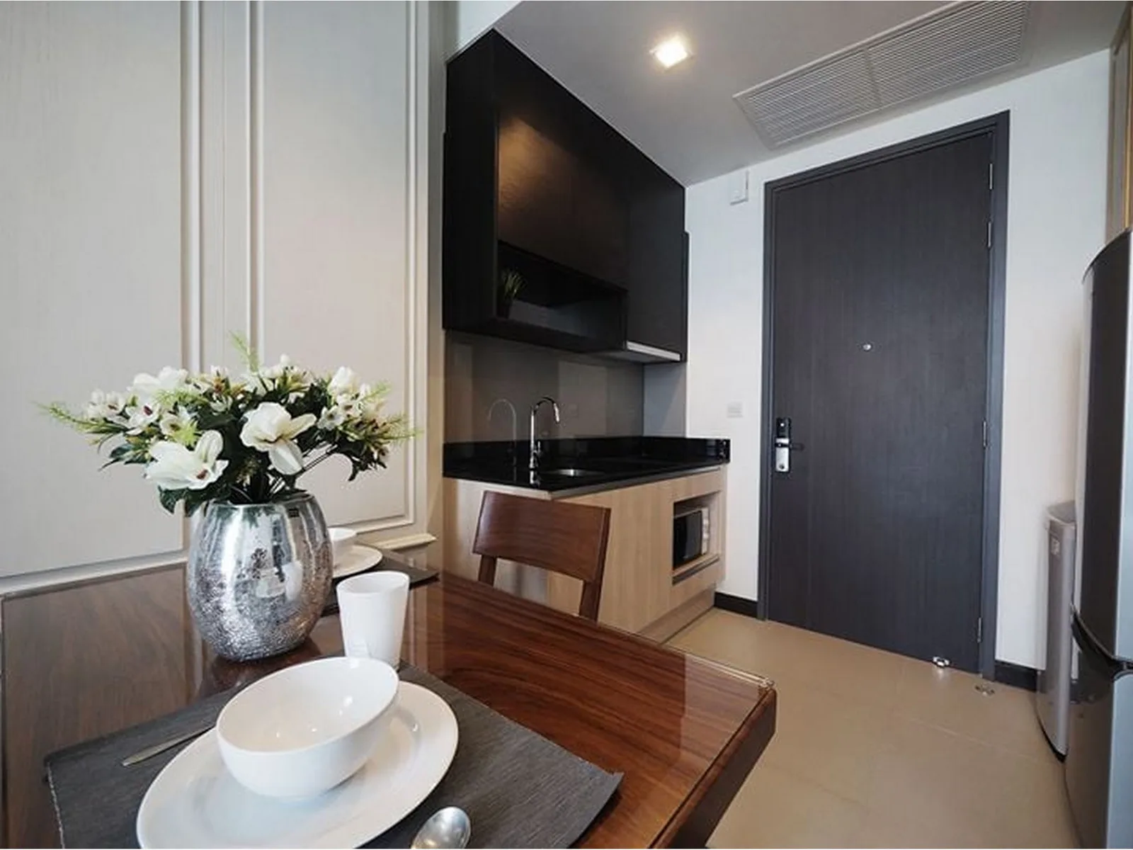 Edge Sukhumvit 23 — photo 2