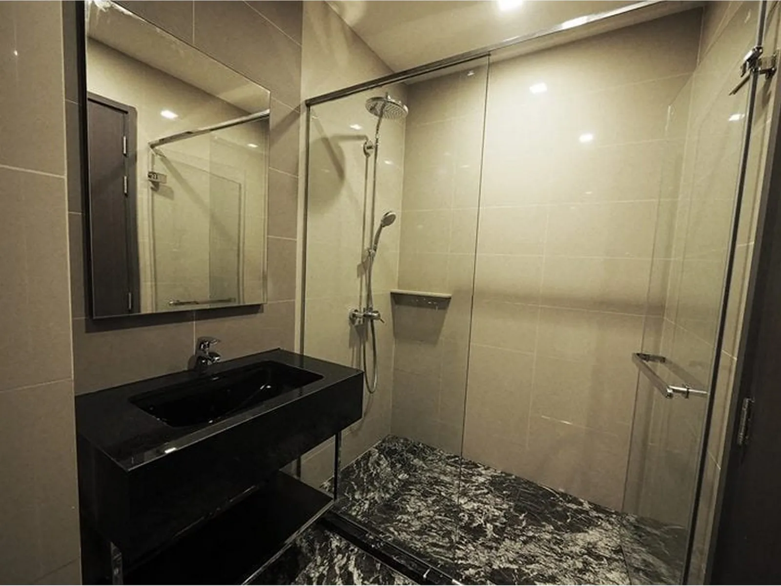 Edge Sukhumvit 23 — photo 6