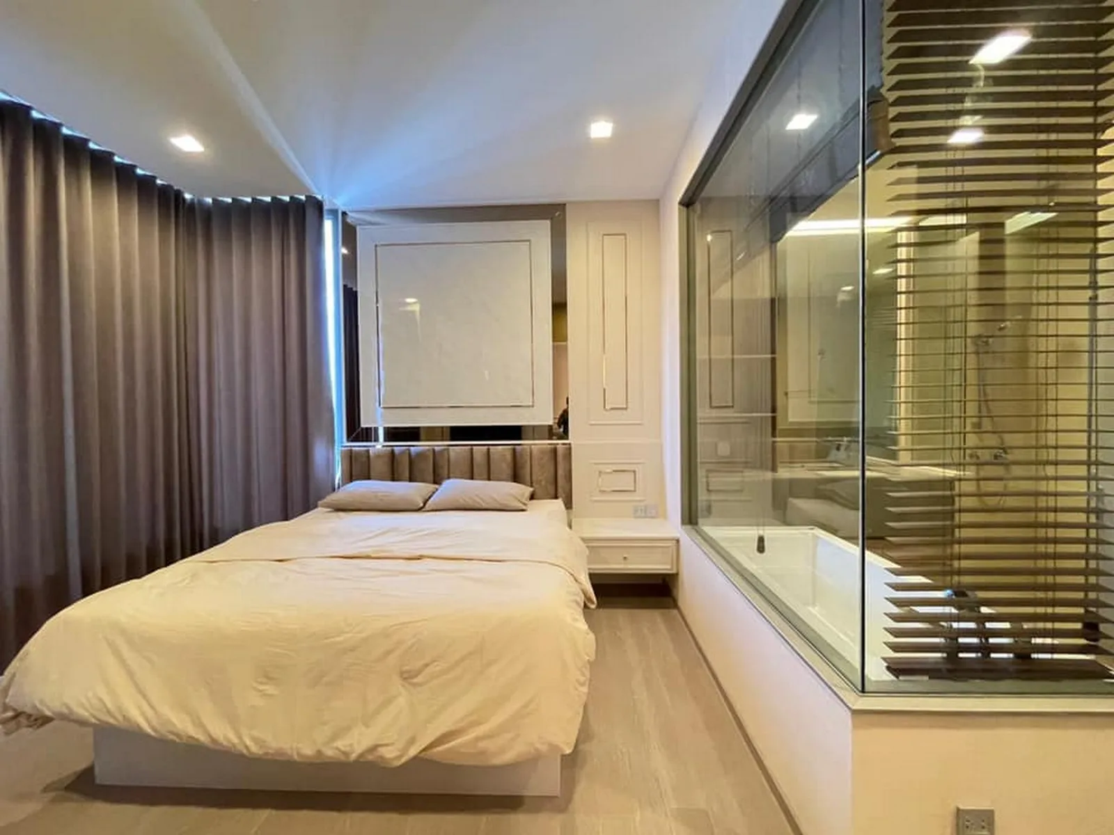 The Esse Asoke — photo 5