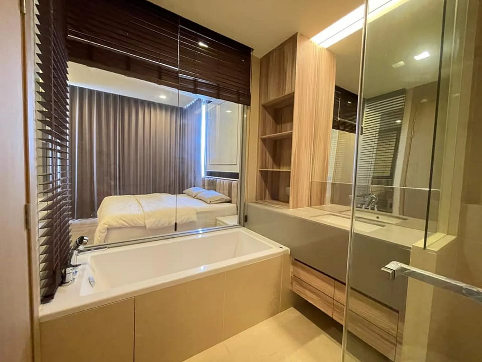 The Esse Asoke — photo 8