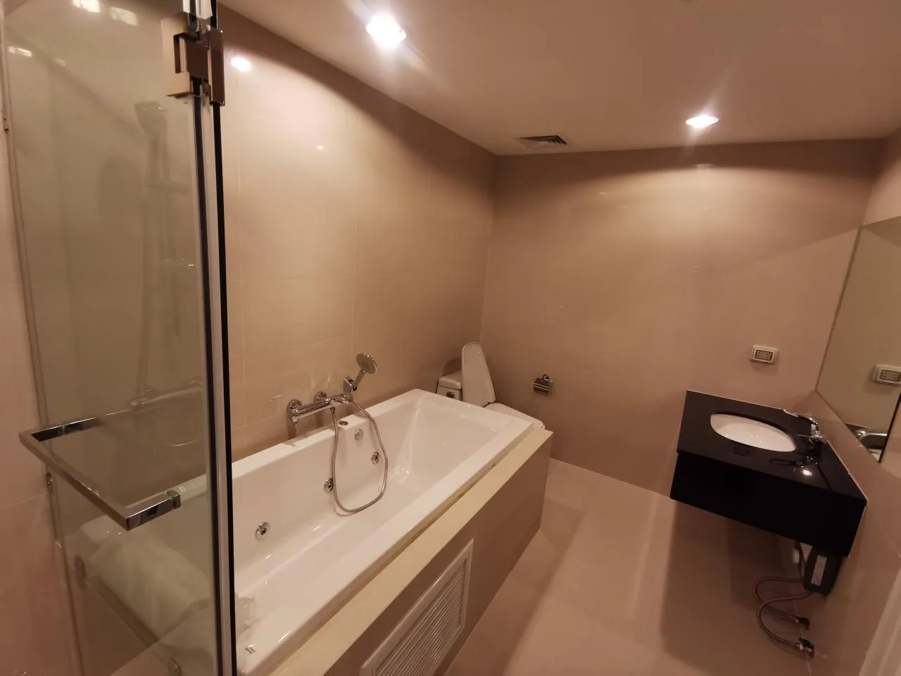 Belle Grand Rama 9 — photo 16