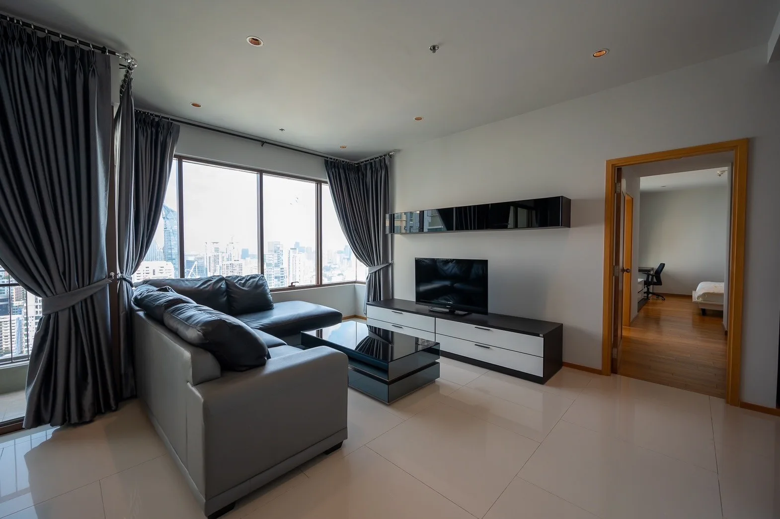 The Emporio Place — photo 2
