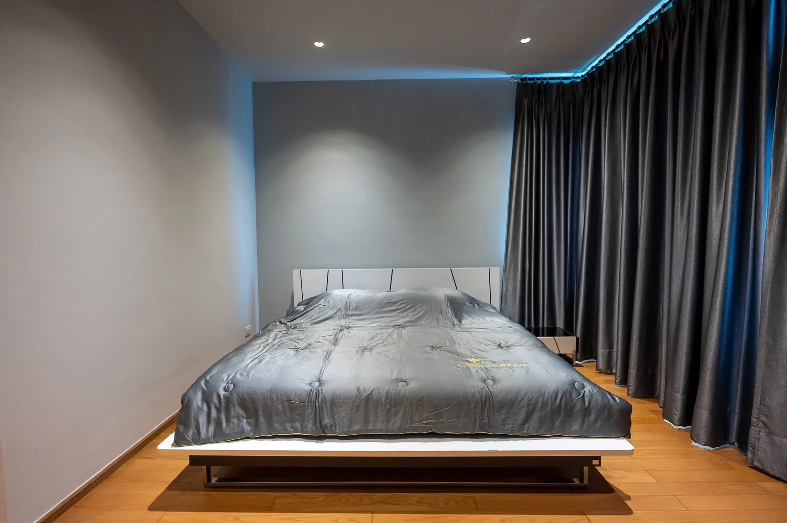 The Emporio Place — photo 8