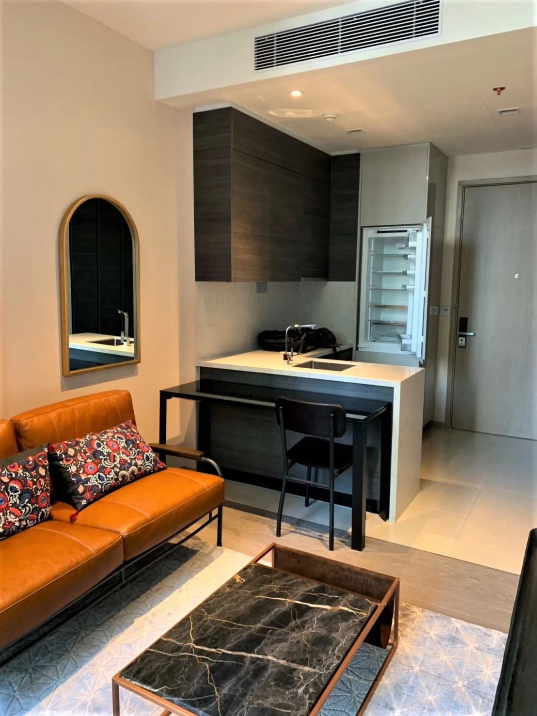The Esse Asoke — photo 1