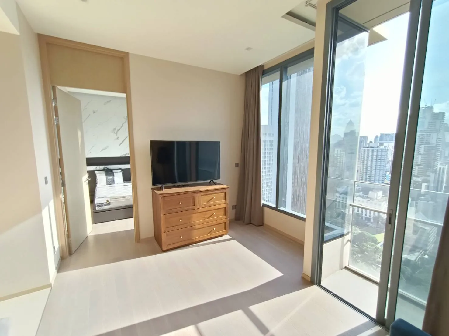 The Esse Asoke — photo 3