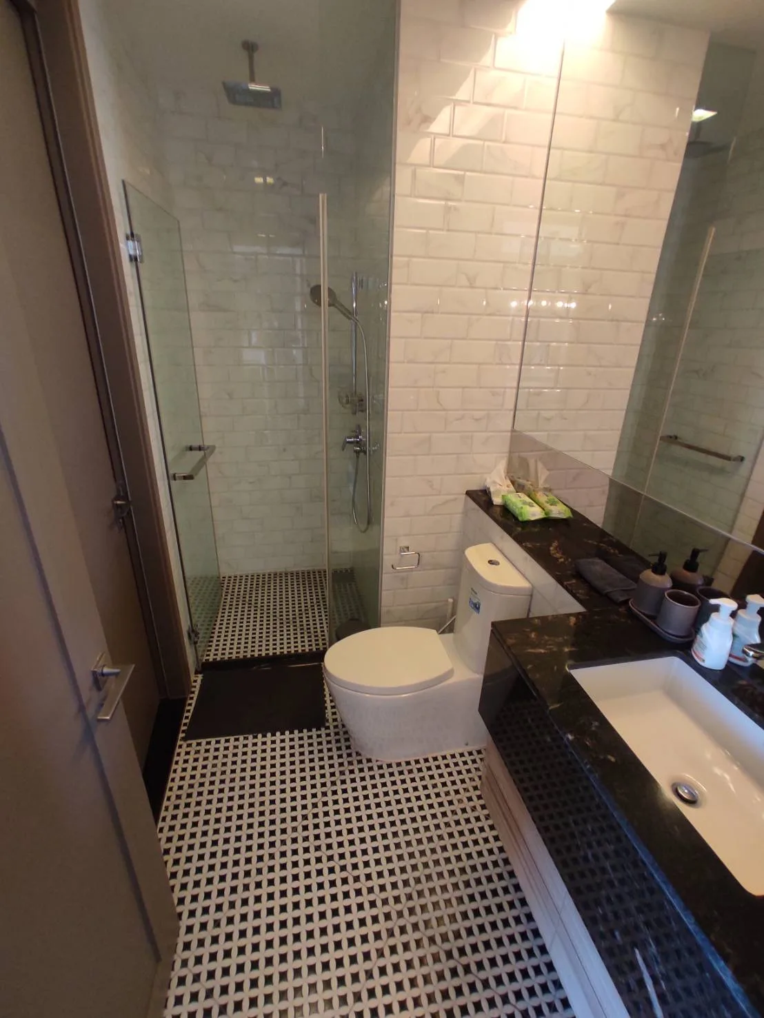 The Esse Asoke — photo 14