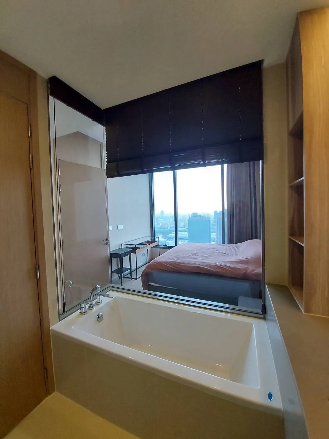 The Esse Asoke — photo 2