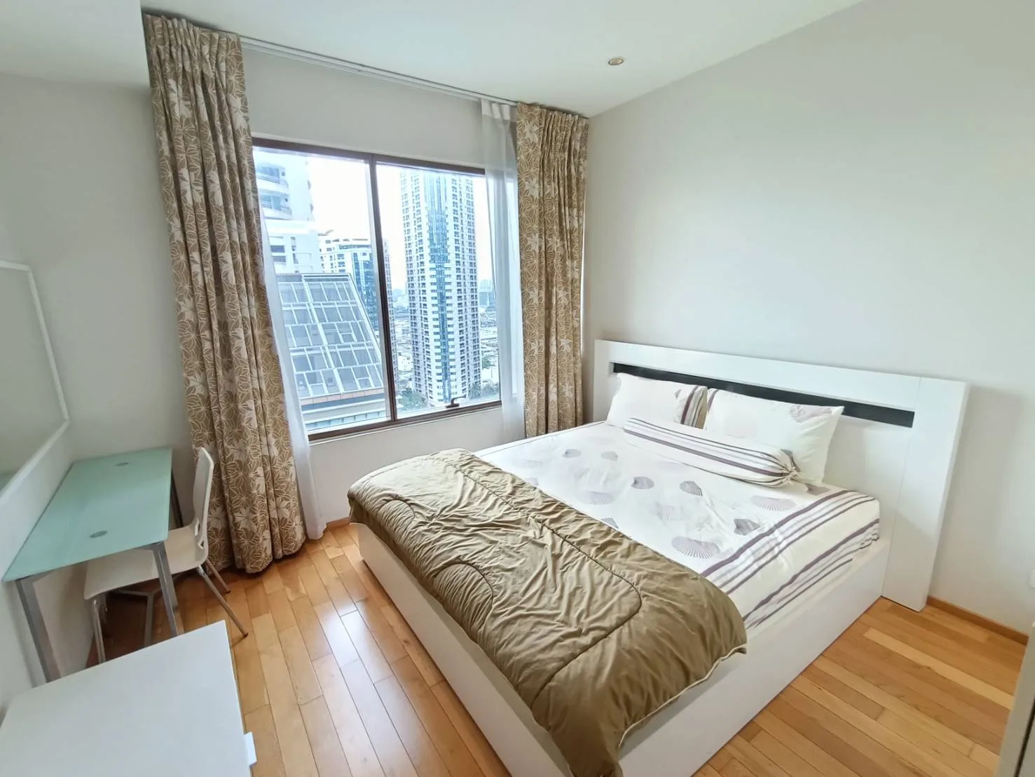 The Emporio Place — photo 9