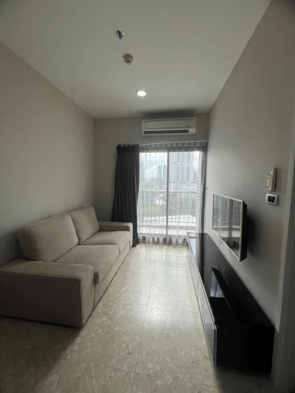 The Crest Sukhumvit 34 — photo 1