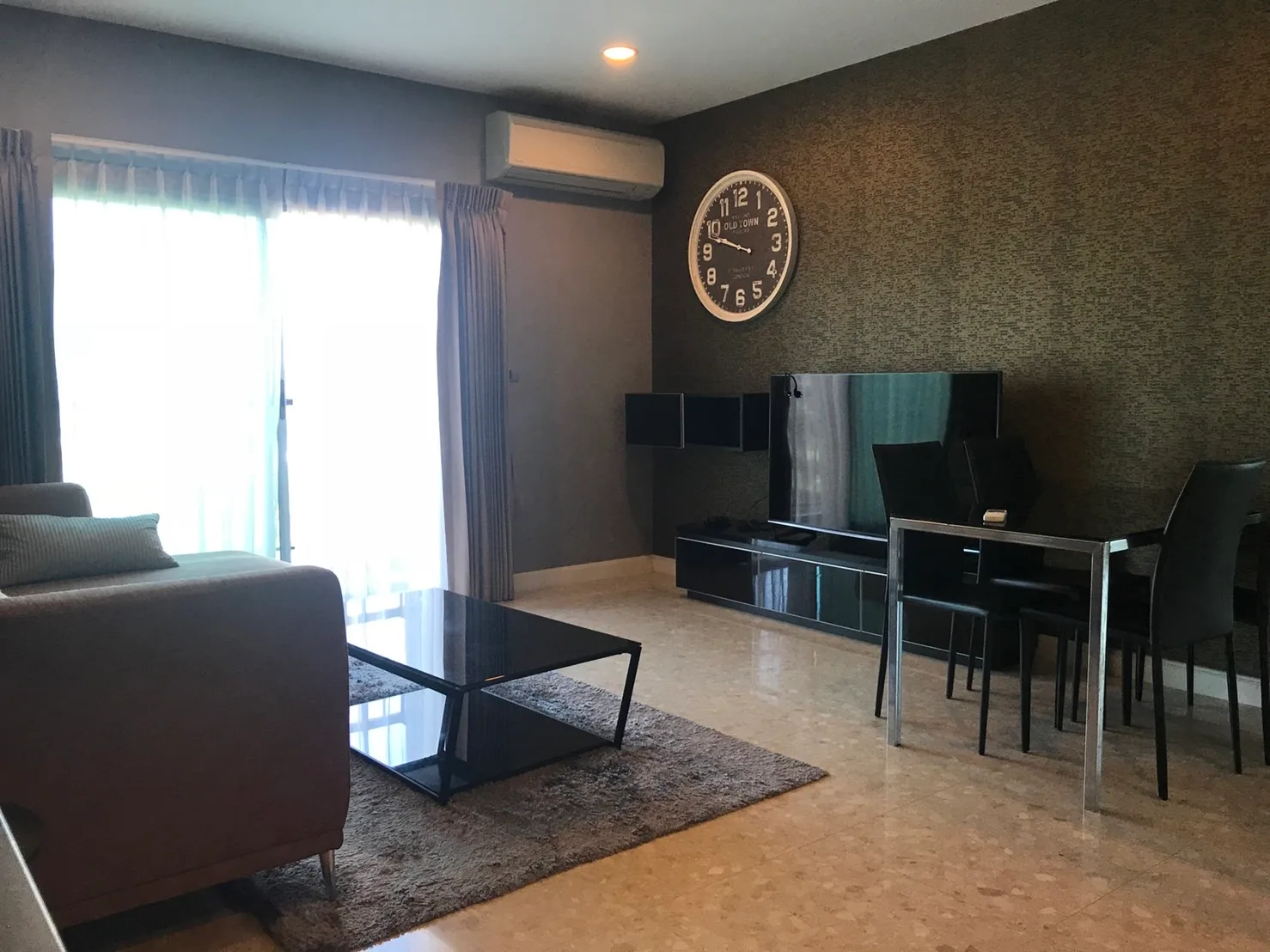 The Crest Sukhumvit 34 — photo 1