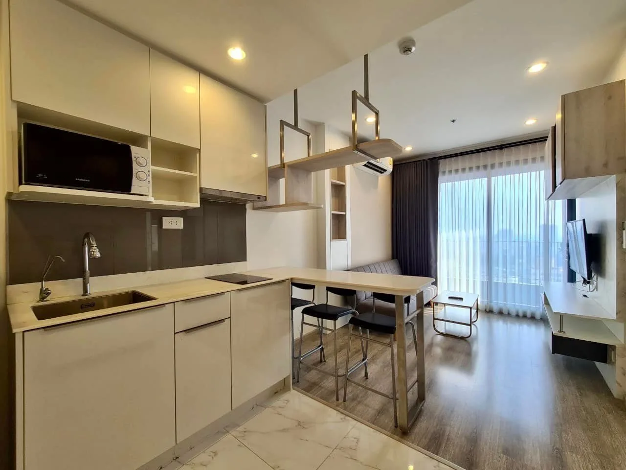 IDEO Mobi Sukhumvit 66 — photo 1