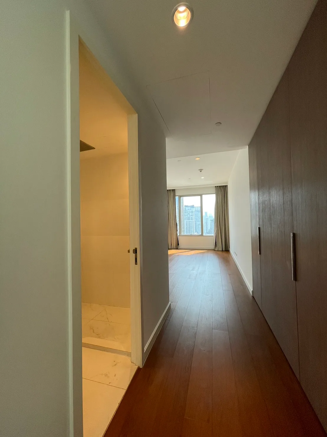 185 Rajadamri — photo 17