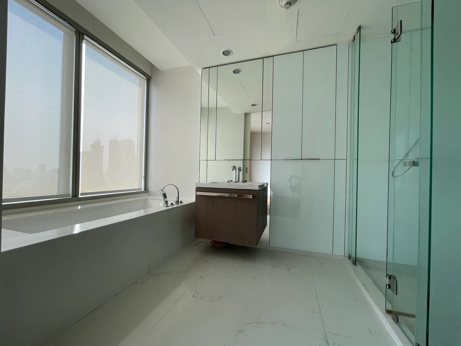 185 Rajadamri — photo 19